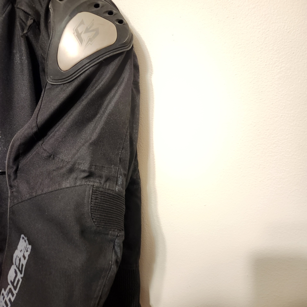 Black Performance Motorcycle Jacket - Picture 13 of 16